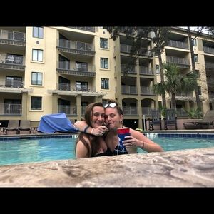 Meet your Posher, Abbey